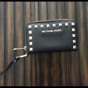 Michael kohrs wristlet wallet- like new